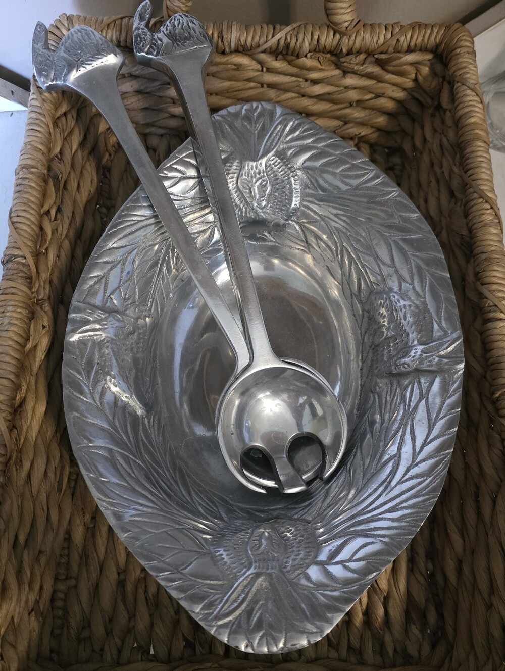 Bunnt Rabit Silver Decorative Metal Salad Bowl with Serving Utensils